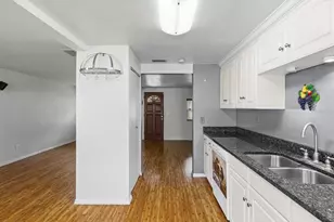 5291 43rd Ave N, Saint Petersburg, FL 33709 - Photo 11