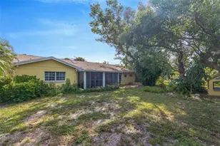 1202 Royal Oak Dr, Dunedin, FL 34698 - Photo 41