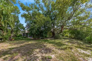 1202 Royal Oak Dr, Dunedin, FL 34698 - Photo 45