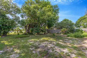 1202 Royal Oak Dr, Dunedin, FL 34698 - Photo 43
