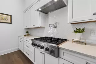 1341 Monterey Blvd NE, Saint Petersburg, FL 33704 - Photo 11