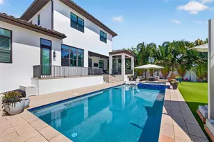 1341 Monterey Blvd NE, Saint Petersburg, FL 33704 - Photo 37