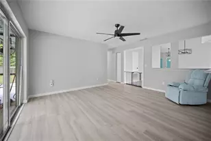 2041 Shadow Pine Dr, Brandon, FL 33511 - Photo 5