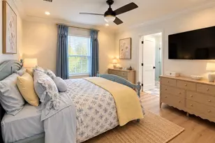 1078 Putnam Dr, Sarasota, FL 34234 - Photo 9
