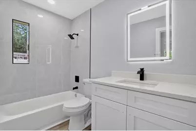 6790 Date Palm Avenue S, Saint Petersburg, FL 33707 - Photo 19
