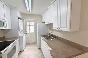 1788 Poinsettia Ave, Tarpon Springs, FL 34689 - Photo 5