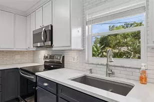 13548 Bellewood Ave, Seminole, FL 33776 - Photo 9