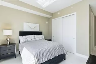 100 1st Ave N, Saint Petersburg, FL 33701 - Photo 31