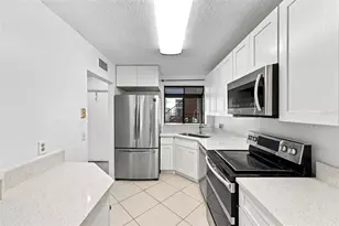 2051 Skimmer Ct W, Clearwater, FL 33762 - Photo 3