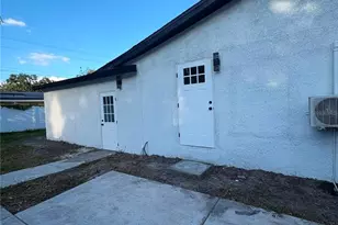 122 E 130th Ave, Tampa, FL 33612 - Photo 3