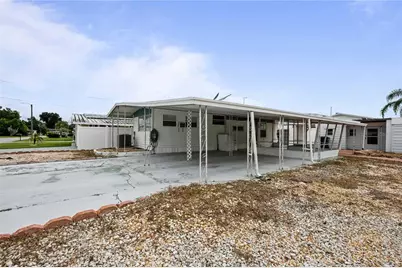 37234 Carol Ave, Zephyrhills, FL 33542 - Photo 3