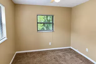 2821 Eagle Run Cir S, Clearwater, FL 33760 - Photo 9