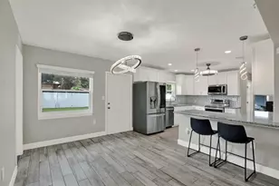 1000 59th Ave S, Saint Petersburg, FL 33705 - Photo 5