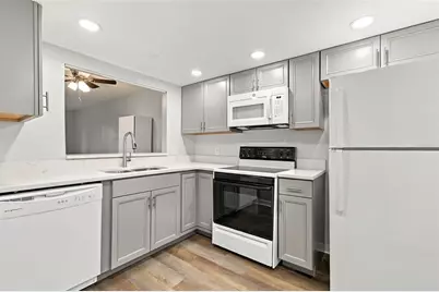6340 Newtown Circle #40A4, Tampa, FL 33615 - Photo 3