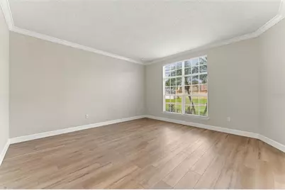 10102 Vista Pointe Dr, Tampa, FL 33635 - Photo 9