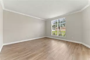 10102 Vista Pointe Dr, Tampa, FL 33635 - Photo 9