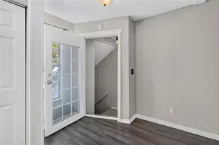 12145 Armenia Gables Cir, Tampa, FL 33612 - Photo 15