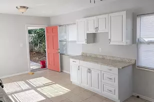 2334 38th Ave N, Saint Petersburg, FL 33713 - Photo 3