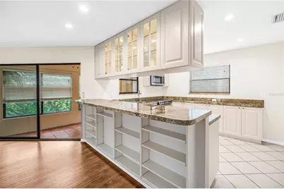 484 Santa Cruz Place NE #F, Saint Petersburg, FL 33703 - Photo 13