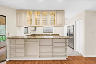 484 Santa Cruz Pl NE, Saint Petersburg, FL 33703 - Photo 11