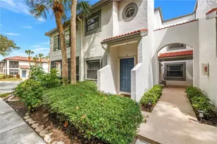 484 Santa Cruz Pl NE, Saint Petersburg, FL 33703 - Photo 1