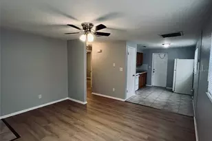 5450 Lisa Cir, Zephyrhills, FL 33542 - Photo 7
