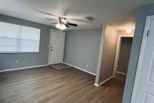 5450 Lisa Cir, Zephyrhills, FL 33542 - Photo 11