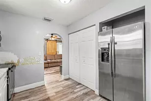 919 E Bougainvillea Ave, Tampa, FL 33612 - Photo 9