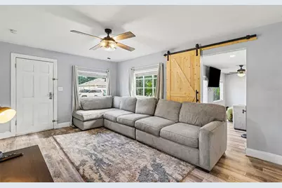 919 E Bougainvillea Ave, Tampa, FL 33612 - Photo 5