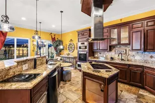 911 Jungle Ave N, Saint Petersburg, FL 33710 - Photo 15