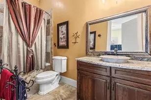 911 Jungle Ave N, Saint Petersburg, FL 33710 - Photo 25