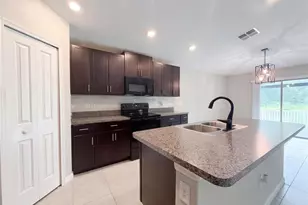 39938 Harmon Grove Ct, Zephyrhills, FL 33540 - Photo 11