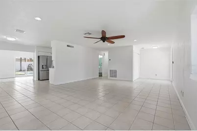 5285 40th Street S, Saint Petersburg, FL 33711 - Photo 7