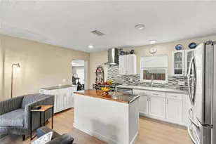 8030 5th St N, Saint Petersburg, FL 33702 - Photo 11