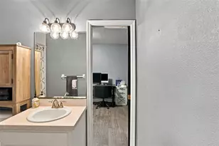 8022 Tierra Verde Dr, Tampa, FL 33617 - Photo 43