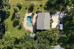 8022 Tierra Verde Dr, Tampa, FL 33617 - Photo 3