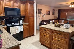 10357 Kumquat Ln, Seminole, FL 33772 - Photo 7
