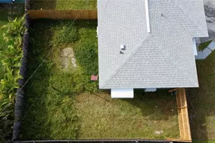 301 80th Ave NE, Saint Petersburg, FL 33702 - Photo 11