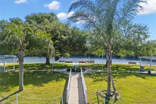 624 Mt Piney Ave NE, Saint Petersburg, FL 33702 - Photo 33