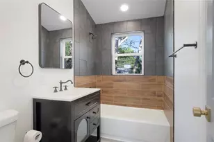 2230 East Harbor Dr S, Saint Petersburg, FL 33705 - Photo 17