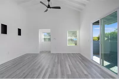 2230 E Harbor Drive S, Saint Petersburg, FL 33705 - Photo 5