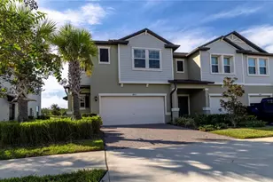8853 Gallantree Pl, Land O Lakes, FL 34637 - Photo 3
