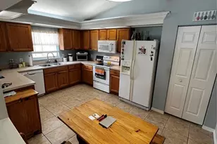 27606 Sky Lake Cir, Wesley Chapel, FL 33544 - Photo 23