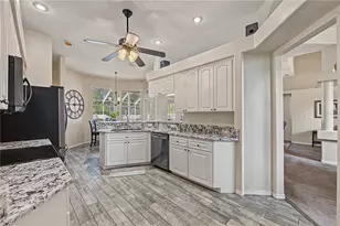 24415 Rolling View Ct, Lutz, FL 33559 - Photo 9