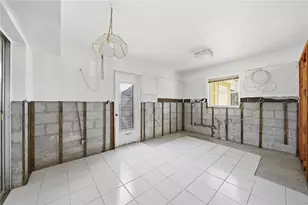 4000 Indianapolis St NE, Saint Petersburg, FL 33703 - Photo 9