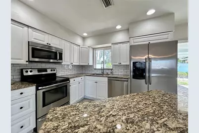 295 59th Avenue NE, Saint Petersburg, FL 33703 - Photo 7