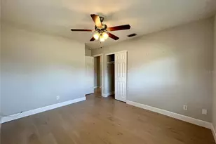 295 59th Ave NE, Saint Petersburg, FL 33703 - Photo 13