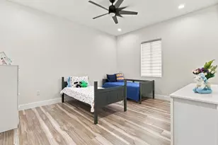 13204 Lake Magdalene Blvd, Tampa, FL 33618 - Photo 43