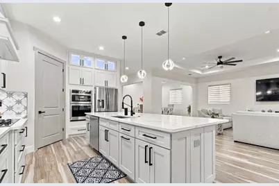 13204 Lake Magdalene Boulevard, Tampa, FL 33618 - Photo 5