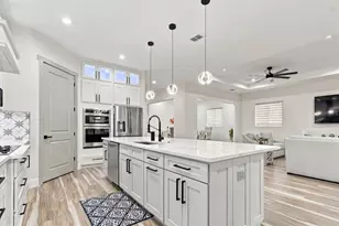 13204 Lake Magdalene Blvd, Tampa, FL 33618 - Photo 5